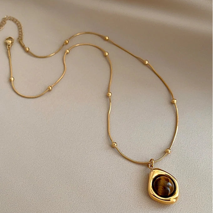 Alice- Elegant Pendant Necklace