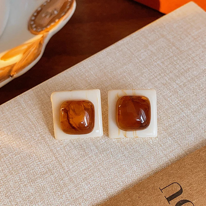 Queen- Brown Resin Square Earrings