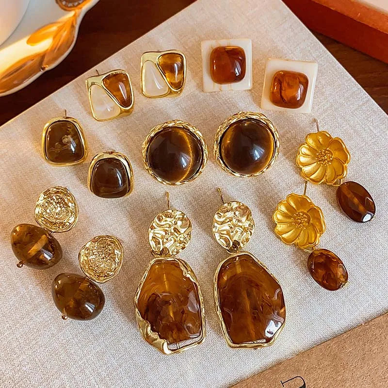 Queen- Brown Resin Square Earrings