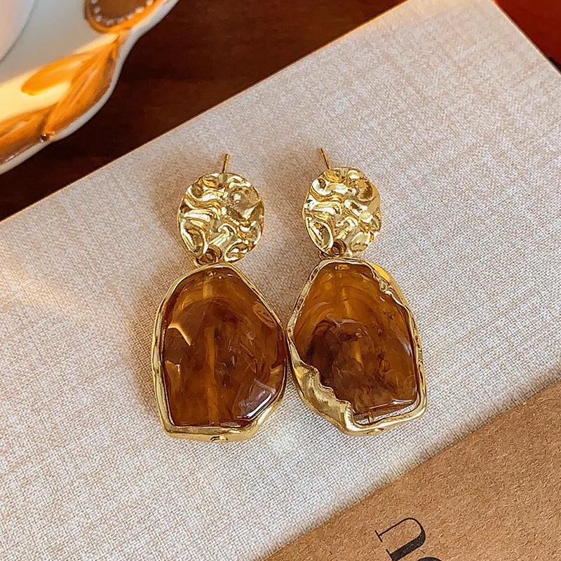 Queen- Brown Resin Square Earrings
