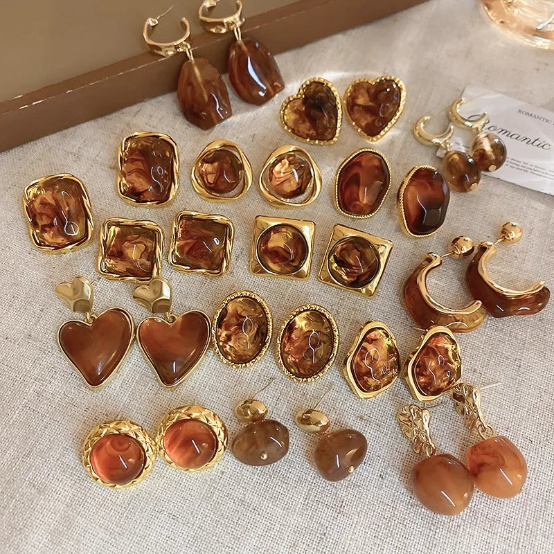 Queen- Brown Resin Square Earrings
