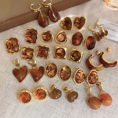 Queen- Brown Resin Square Earrings